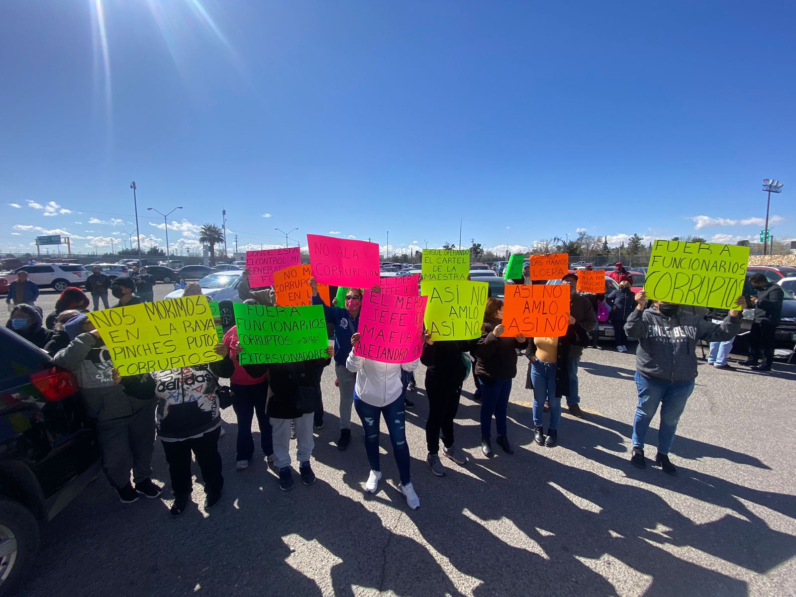 Denuncian llanteros extorsiones por parte de Aduana