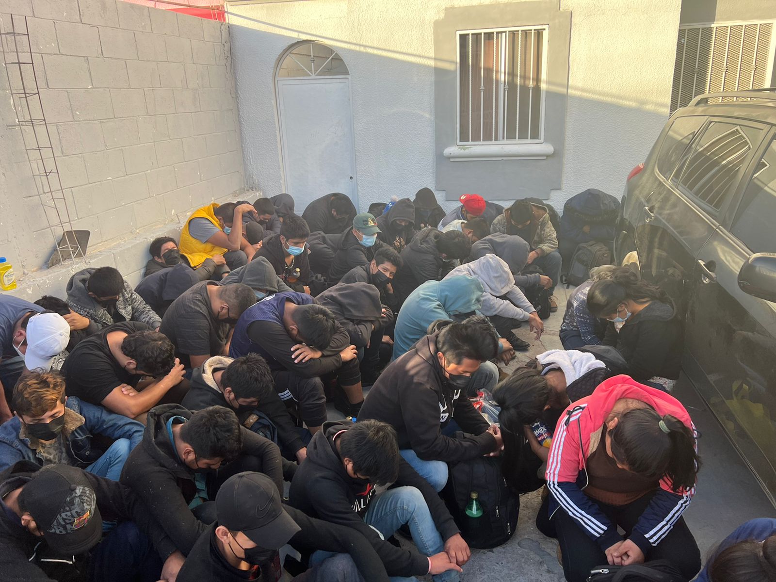 Rescatan a 23 migrantes secuestrados