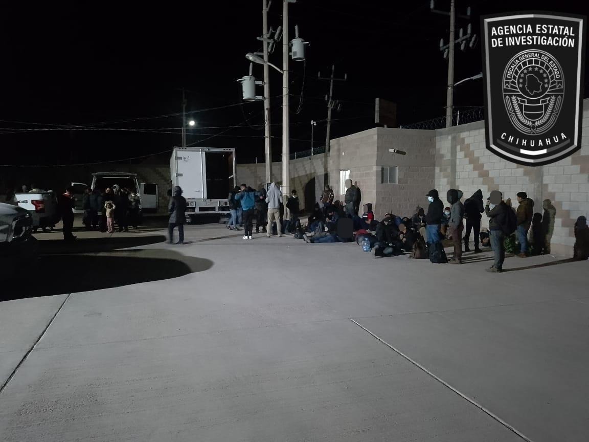 Localizan a 73 migrantes en carretera de Ahumada