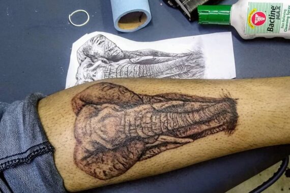México conmemora 10 años de la regulación de tatuajes