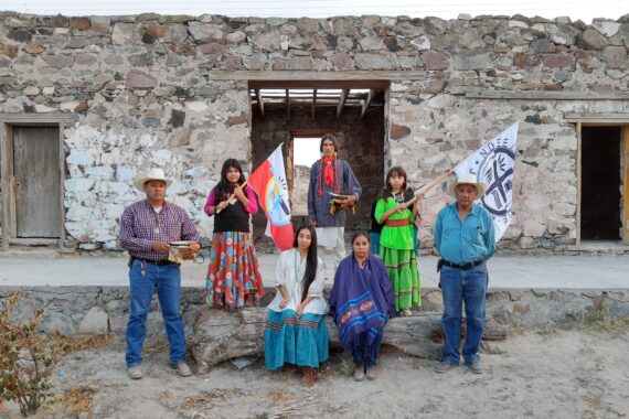 Los apaches en El Paso del Norte