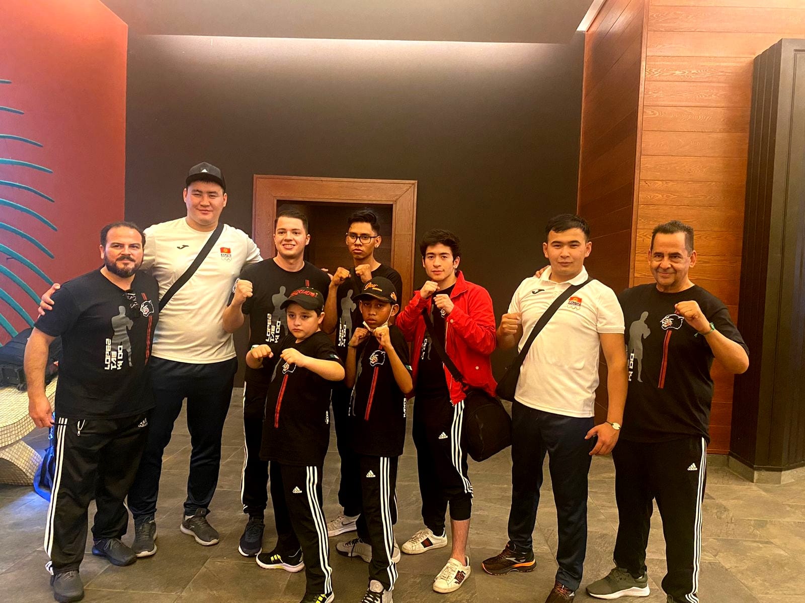 Deportistas juarenses regresan con medallas de oro y plata