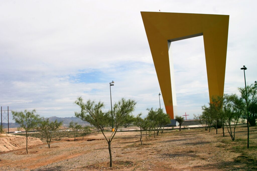 Umbral del Milenio en la entrada de Ciudad Juárez / Fotografía: Pepe Orozco 