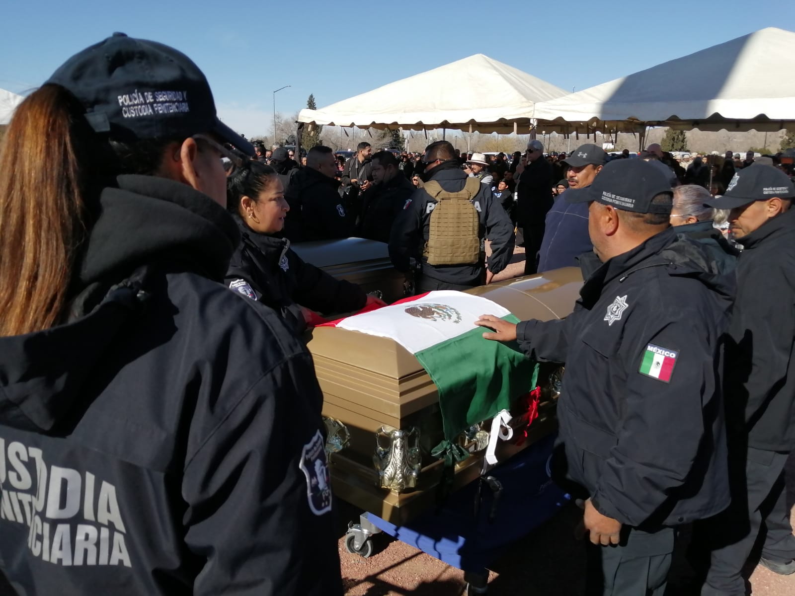 Rinden homenaje a 12 agentes fallecidos