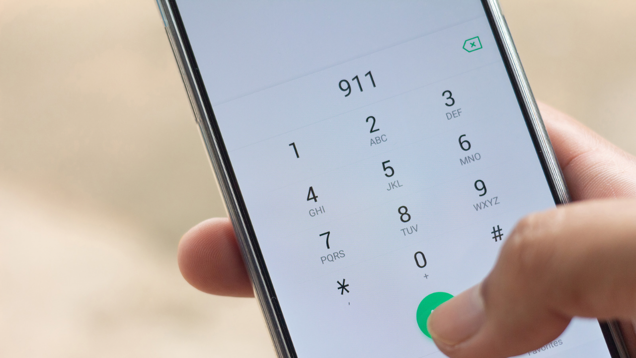 Al menos 7 de cada 10 llamadas al 911 son bromas