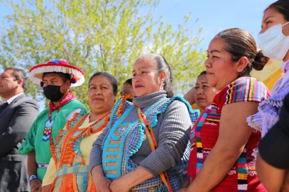 Realizan encuentro de culturas indígenas en institutos de la UACJ