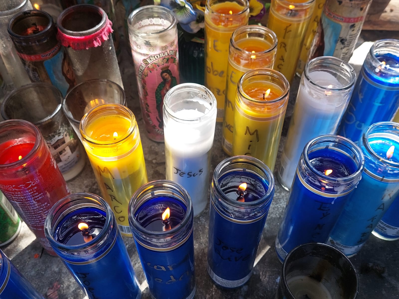 Honran a migrantes fallecidos en INM