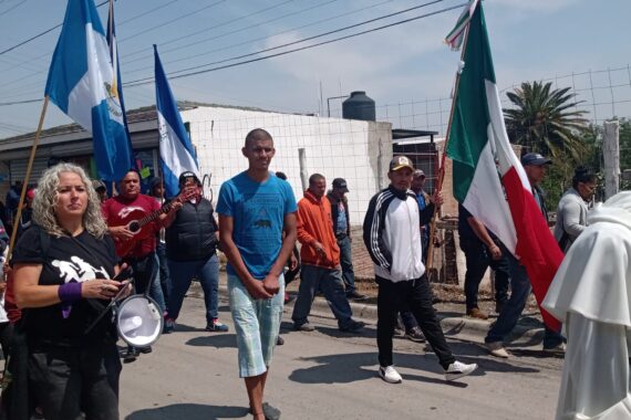 Recuerdan con viacrucis a migrantes fallecidos en Ciudad Juárez