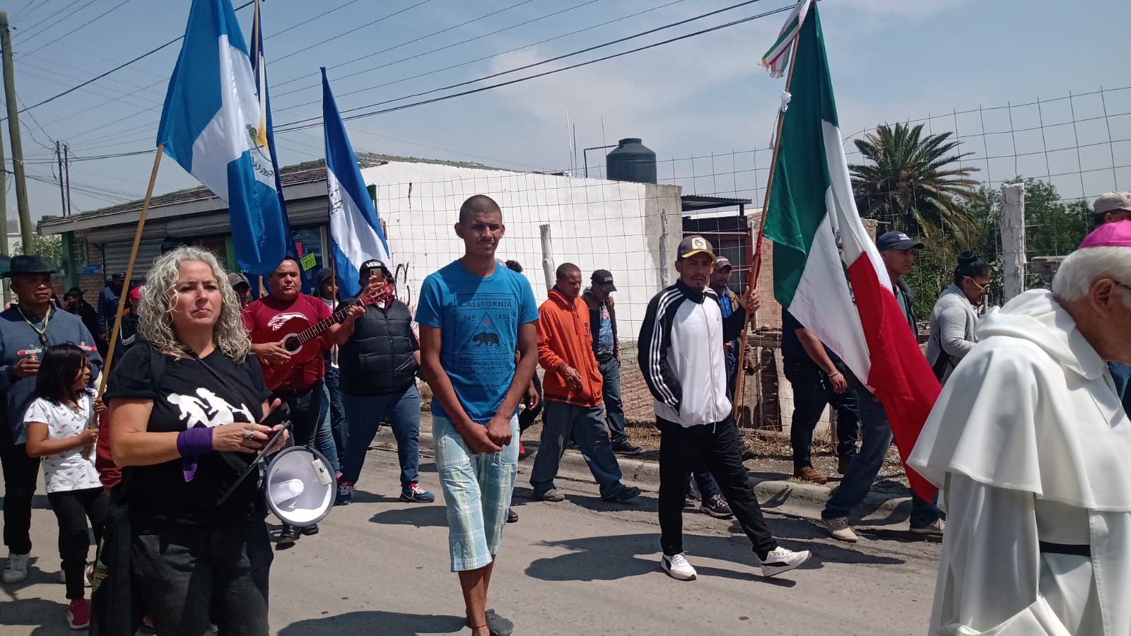 Recuerdan con viacrucis a migrantes fallecidos en Ciudad Juárez