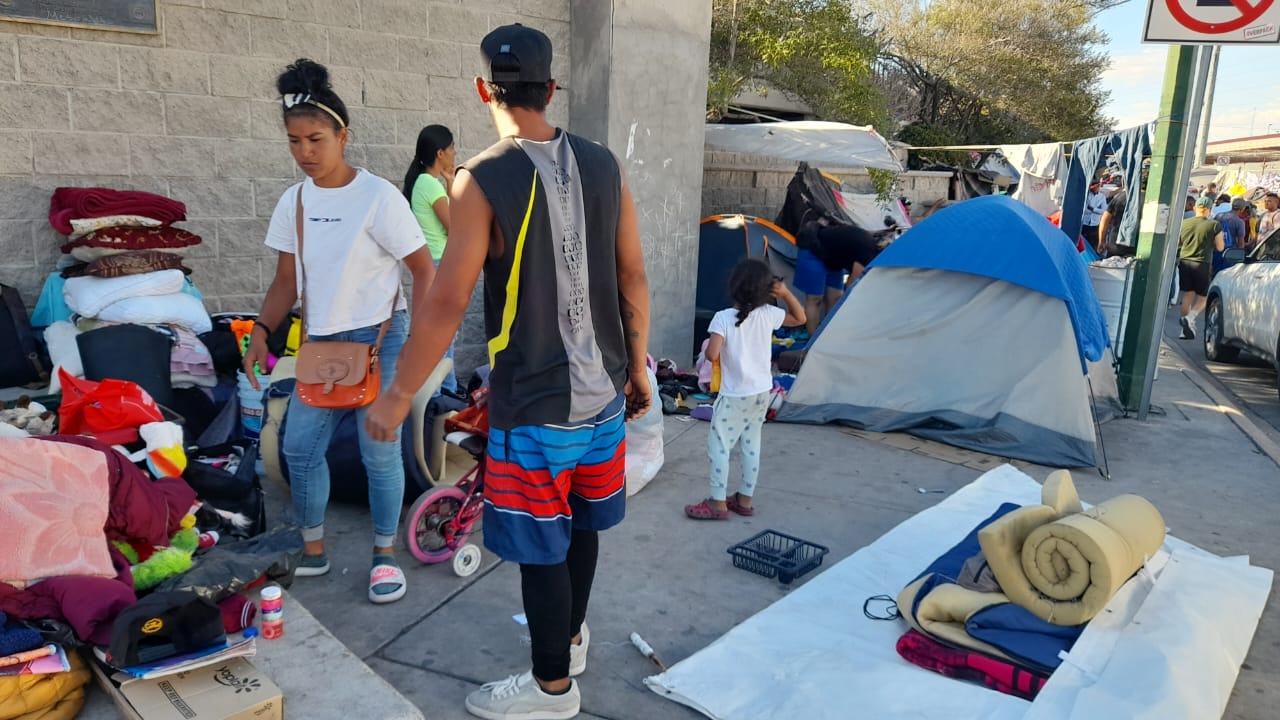Migrantes permanecen más tiempo en Ciudad Juárez tras conclusión de Título 42
