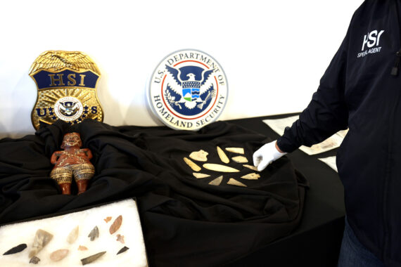 Regresa EU objetos precolombinos robados a México