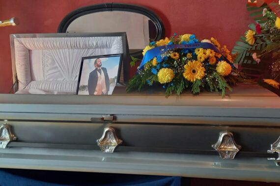 Inician servicios funerales de Ismael; Periodistas exigen justicia