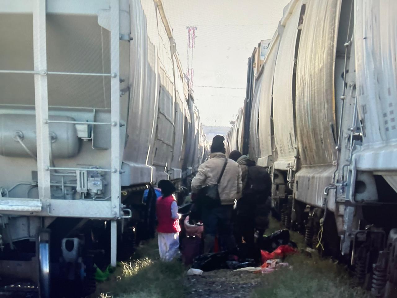 Hundreds of migrants travel to Ciudad Juarez