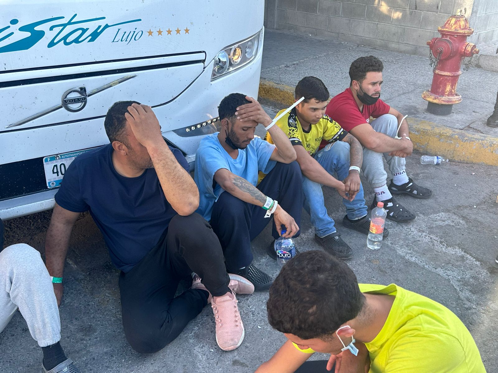 Protestan migrantes en Puente Zaragoza