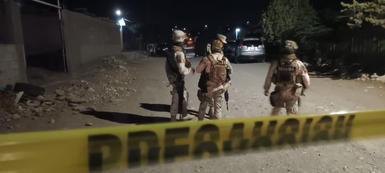 Asesinan a pareja cuando dejaban encobijado