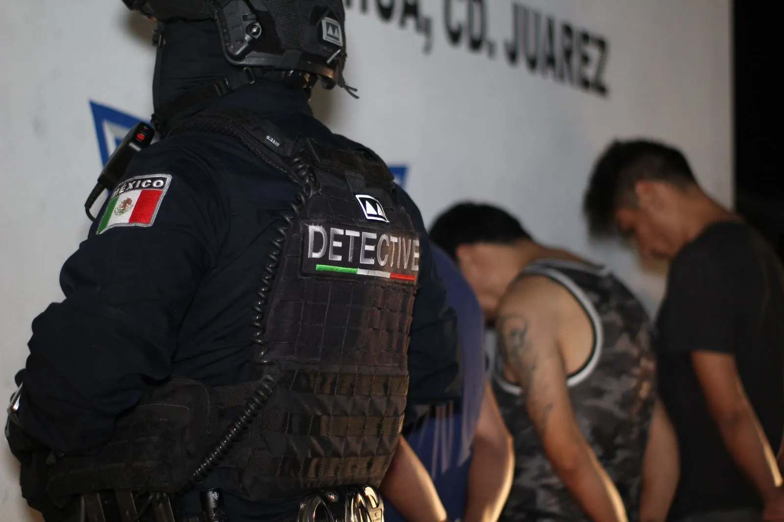 Captan en video a perpetradores de robo en joyería