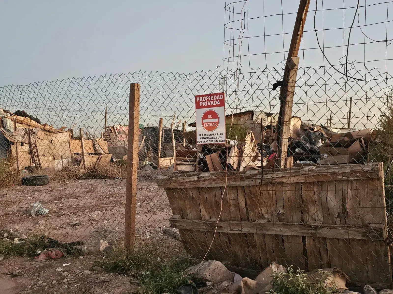 Desalojan a decenas en Villas del Sur