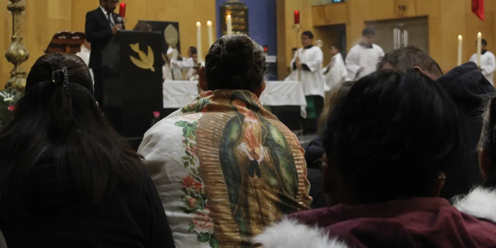 Festejan cientos de juarenses a la Virgen de Guadalupe