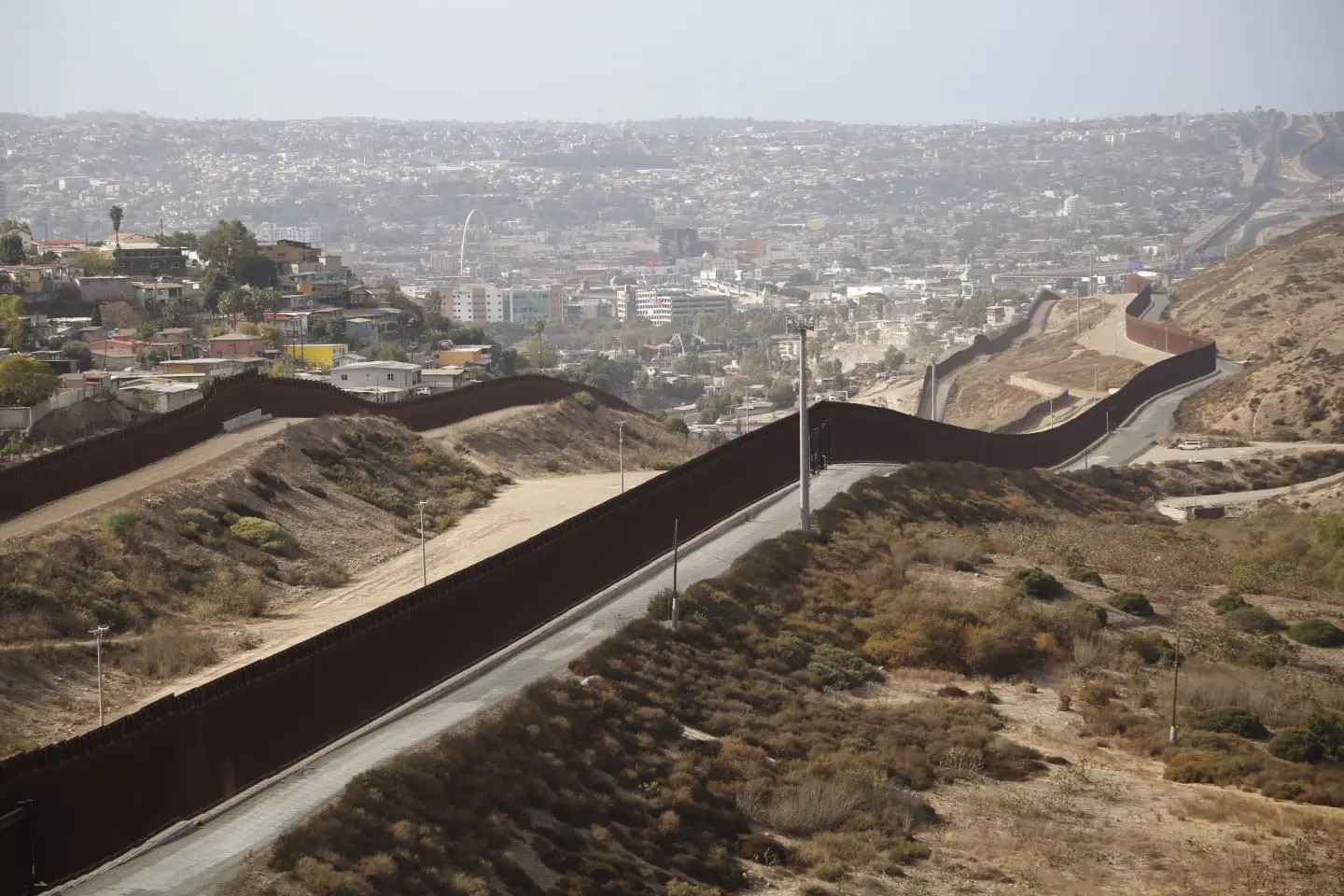 Cobran «coyotes» hasta 18 mil dlls por cruzar a EU: Border Patrol