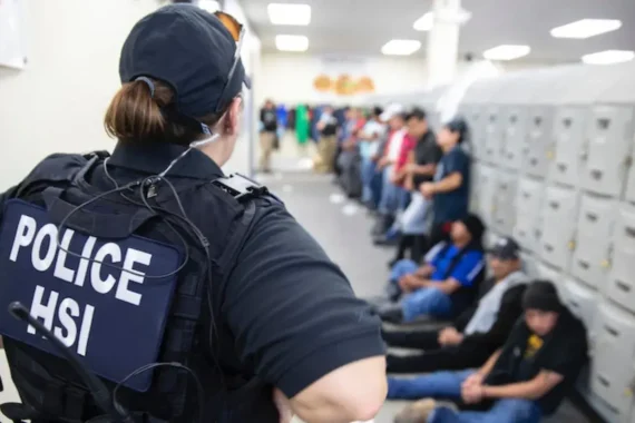 Condena alcalde redadas contra migrantes en EE.UU