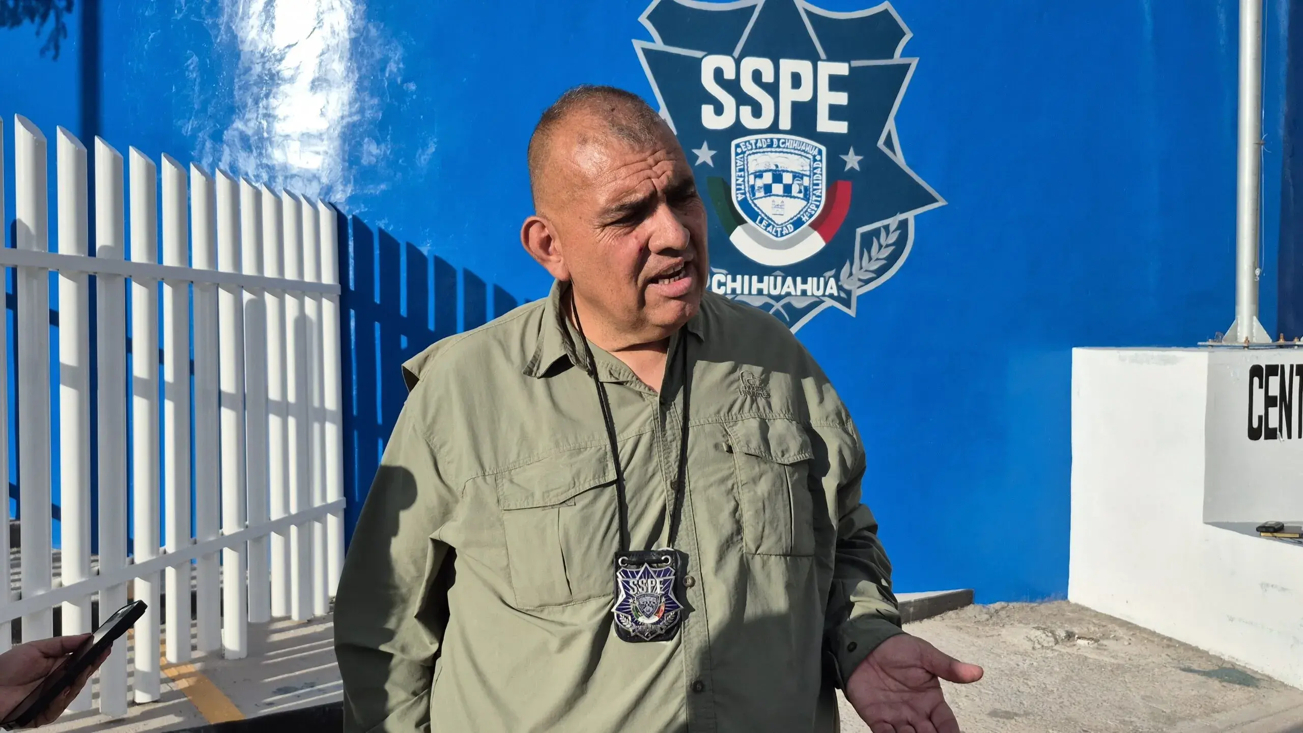 Exigen custodios a Maru Campos cumpla promesa de aumentos salariales