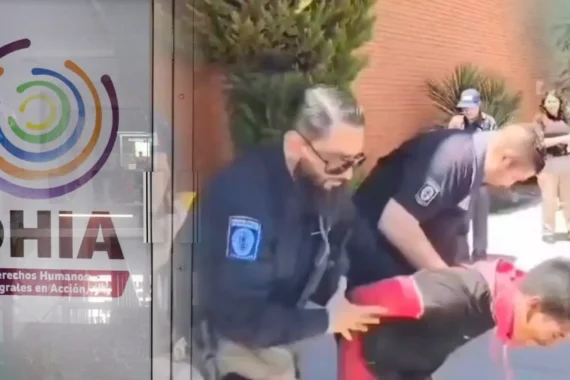 Condena DHIA uso de fuerza contra familia migrante