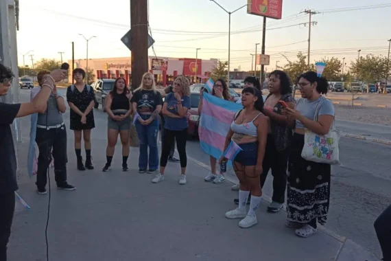 Protestan frente a la FEM por feminicidio de mujer trans