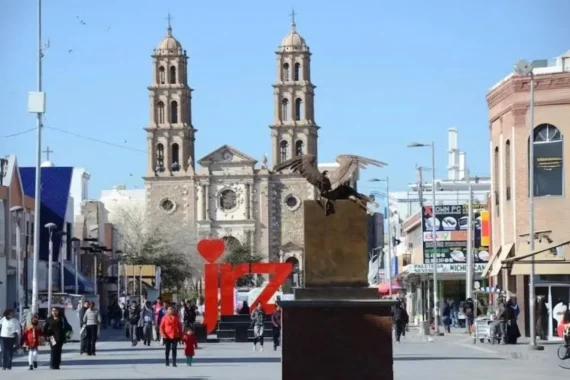 Entregan presea “Vida Activa” por conservación del Centro Histórico