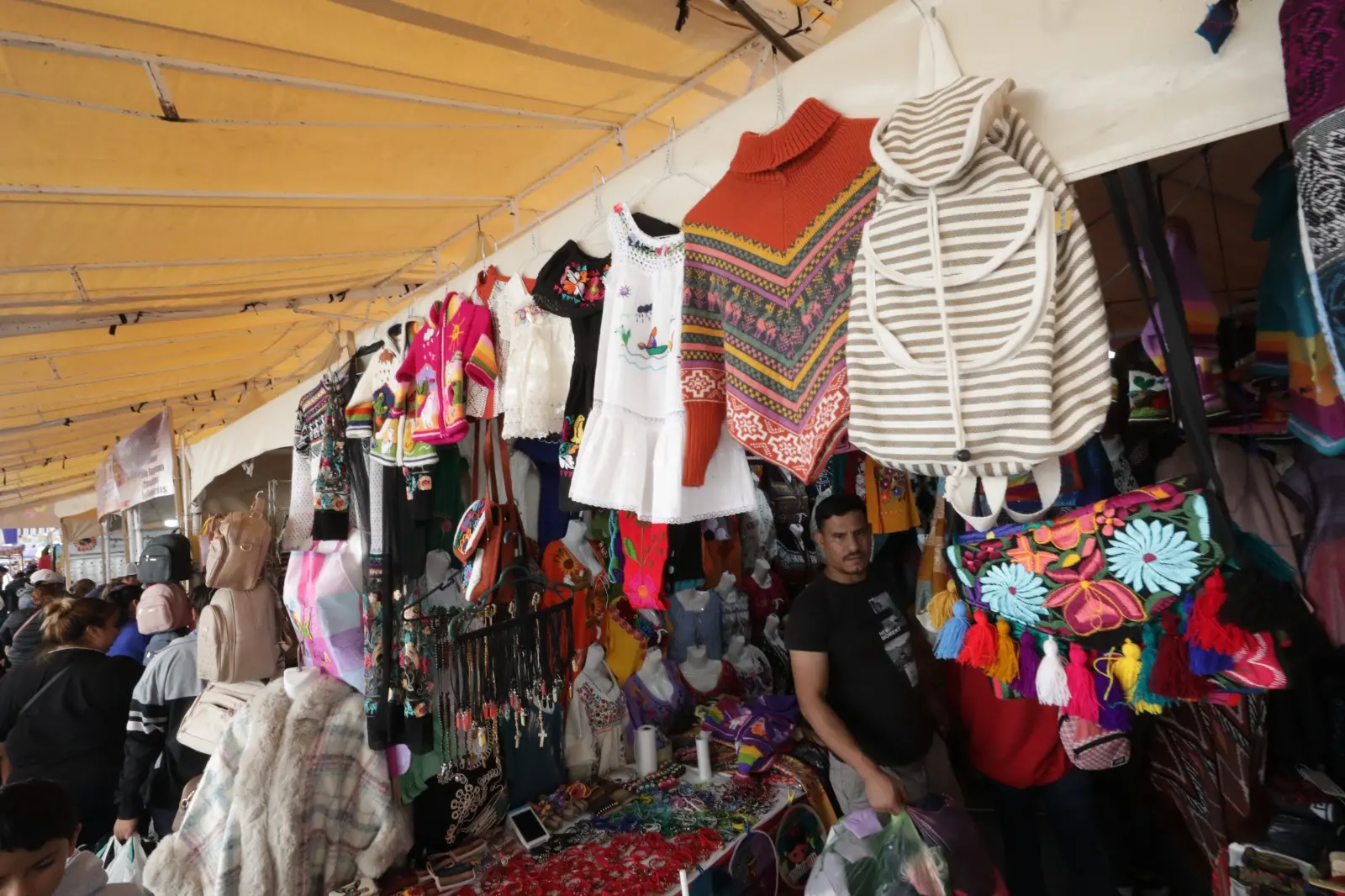 Expo Artesanal llega al Centro con expositores nacionales e internacionales